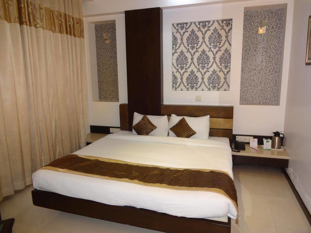 Hotel Royale Ambience Raipur  Exterior photo