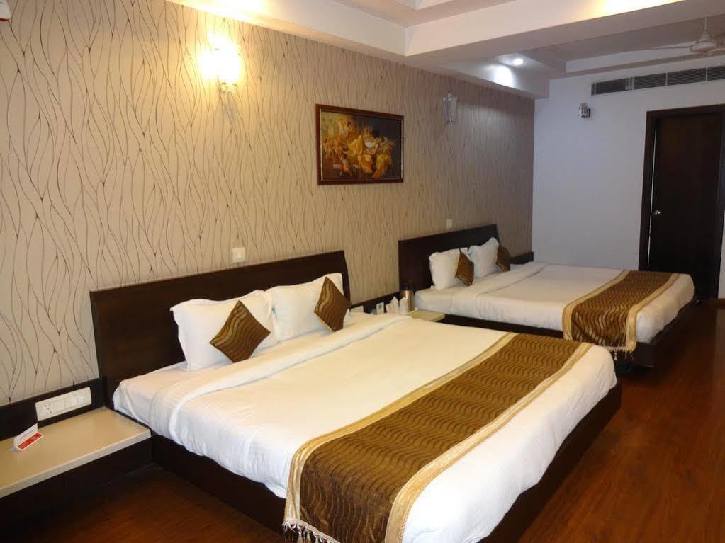 Hotel Royale Ambience Raipur  Exterior photo